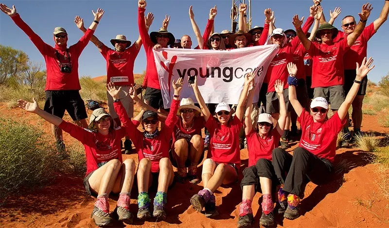 Simon Smith a entreprit le Youngcare Simpson Desert Challenge en partant en trekking sur plus de 300 km en 10 jours, lui permettant de collecter plus de $15,000 Simon Smith a entreprit le Youngcare Simpson Desert Challenge en partant en trekking sur plus de 300 km en 10 jours, lui permettant de collecter plus de $15,000