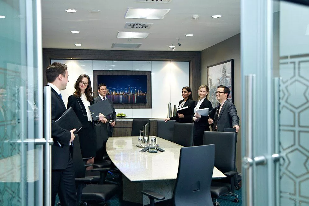 世服宏图中国（上海、北京）配备高规格五星级会议室及私密董事会议室，满足多样商务需求